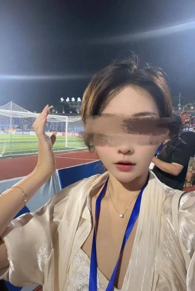 湖南一女主播被偽裝的包裹炸傷<strong></p>
<p>西鳳酒
</strong>，永州公安：正在核實具體情況:西鳳酒
