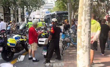 上海警方通報(bào)：男子故意多次急剎<strong></p>
<p>西鳳酒
</strong>，致公交車撞樹(shù)，兩名乘客受傷，行拘！:西鳳酒
