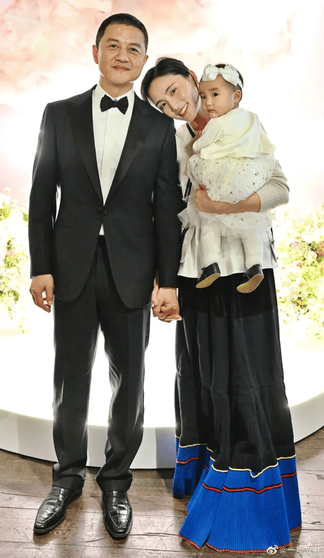 李亞鵬離婚后首次回應(yīng)質(zhì)疑<strong></p>
<p>西鳳酒
</strong>，“猜想永遠不如真相來的更加精彩或殘忍”，宣布回歸直播間:西鳳酒

