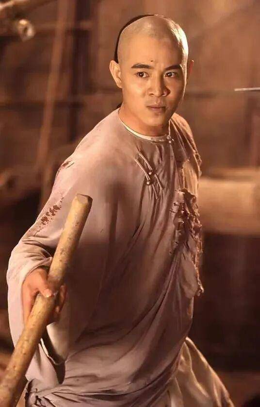 吳京接棒李連杰成國(guó)際武聯(lián)形象大使:西鳳酒
