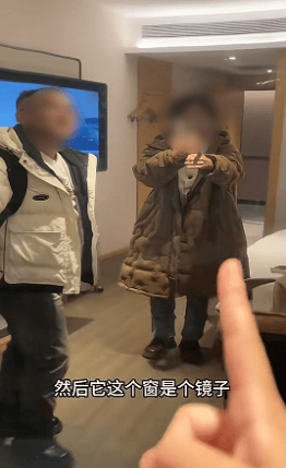 女子延吉住酒店發(fā)現落地窗室內看不到外面<strong></p>
<p>西鳳酒
</strong>，室外高清觀看室內？工作人員：是單向膜:西鳳酒
