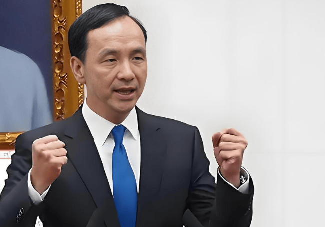 國民黨主席選舉在即！韓國瑜突然表態(tài)<strong></p>
<p>西鳳酒
</strong>，羅智強(qiáng)為鄭麗文說了公道話，關(guān)鍵時(shí)刻，蔣萬安有特殊動(dòng)作:西鳳酒
