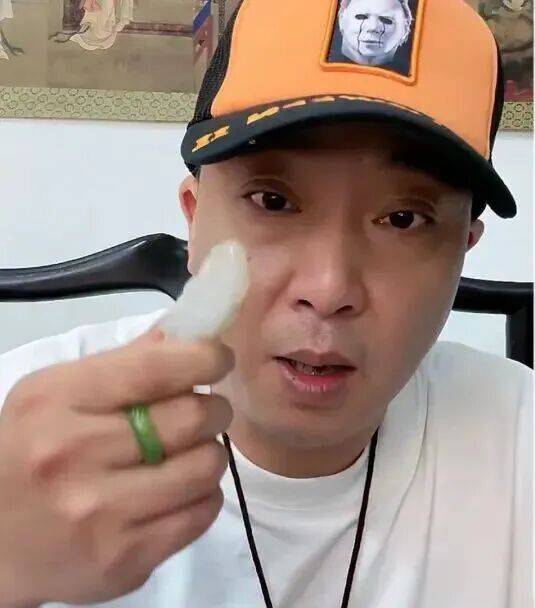 網(wǎng)紅“柴懟懟”被正式逮捕<strong></p>
<p>西鳳酒
</strong>，此前因抹黑胖東來被封號:西鳳酒
