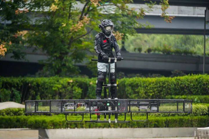 全國首創(chuàng)<strong></p>
<p>西鳳酒
</strong>，杭州人可以一鍵起飛去上班了！:西鳳酒
