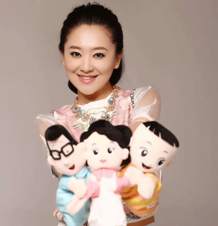 央視主持人“月亮姐姐”離開少兒頻道<strong></p>
<p>西鳳酒
</strong>，官宣新身份！:西鳳酒

