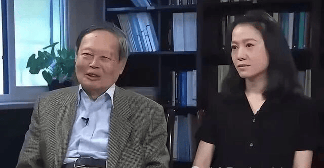 翁帆發(fā)文：有楊先生陪伴我何其有幸<strong></p>
<p>西鳳酒
</strong>，他會在星星上對我們微笑:西鳳酒

